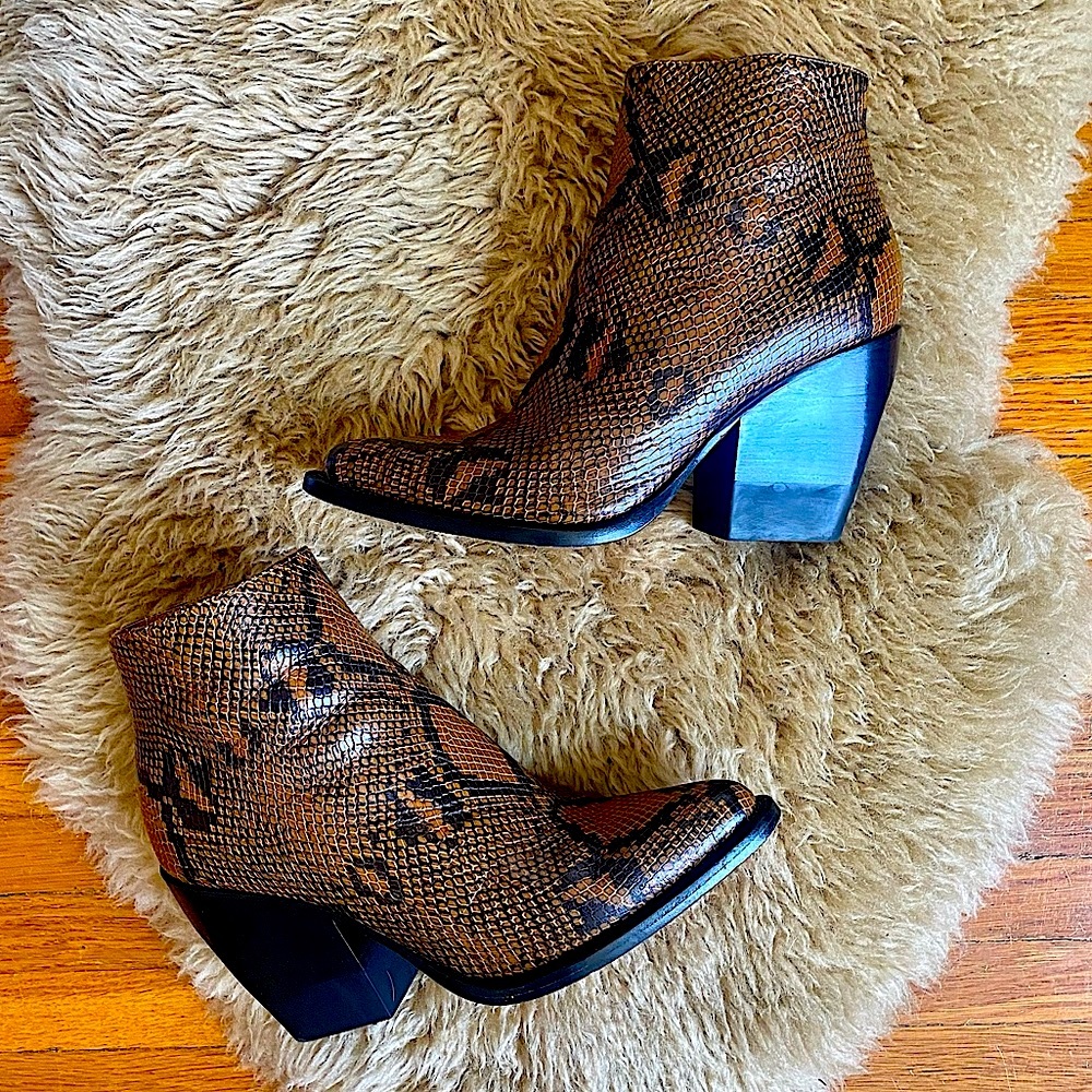 Chloe snake look booties brown 38.5